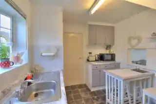 6 Tempest Way, photo 2