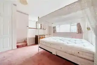 6 Wakehams Hill, photo 4