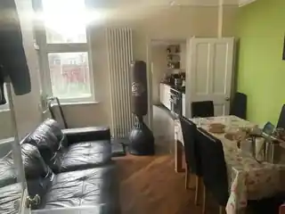 6 Warwick Gardens, photo 2