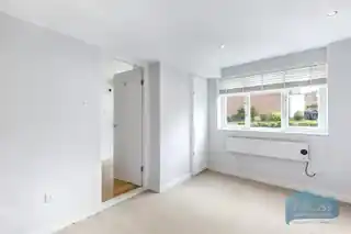 6 Windsor Close, photo 3