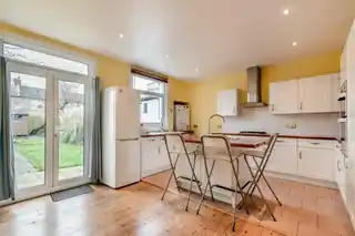 6 Woodland Road, photo 3