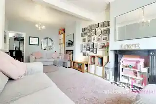6 Woodlands Road, photo 4