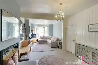 6 Woodlands Road, photo 2