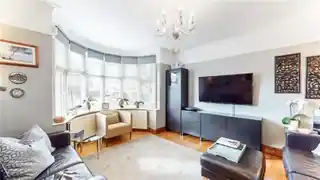 60 Alexandra Road, photo 3