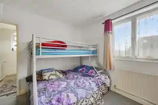 60 Botwell Common Road, photo 3