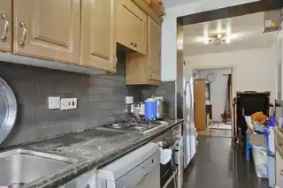 60 Botwell Common Road, photo 4