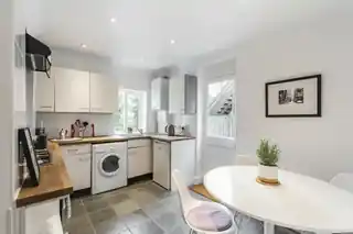 60 Cambray Road, photo 3