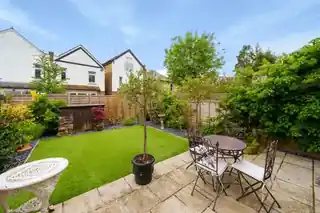 60 Cobham Road, photo 3