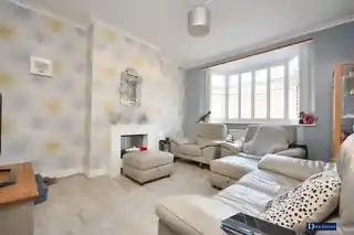 60 Crowlands Avenue, photo 2