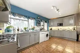 60 Harvey Road, photo 3