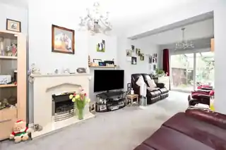 60 Holmesdale Road, photo 2