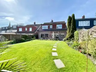 60 Parkhill Road, photo 3