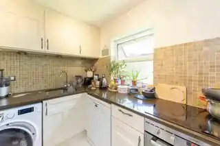 60 Pursewardens Close, photo 3