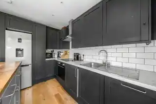 60 St Mildreds Road, photo 4