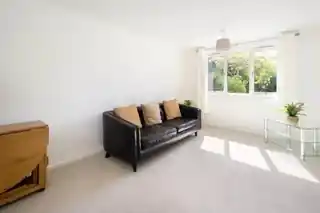 60 Strahan Road, photo 3