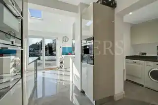 60 Vincent Gardens, photo 4