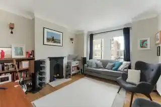 60A Oaklands Road, photo 3