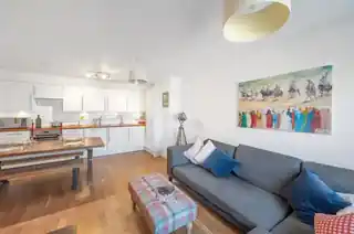 60F Upper Tulse Hill, photo 2