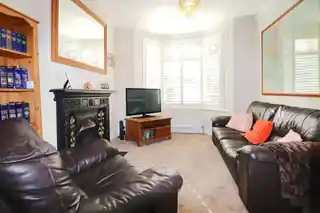61 Barnfield Road, photo 2