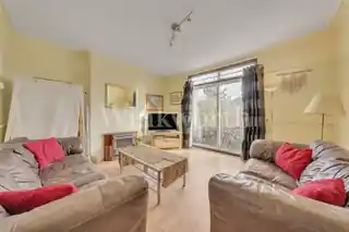 61 Basing Hill, photo 4