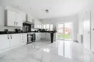 61 Colenso Road, photo 2