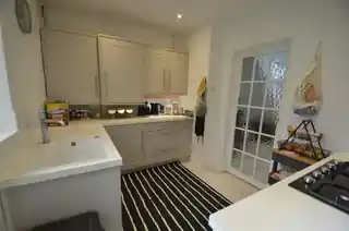 61 Easebourne Road, photo 4