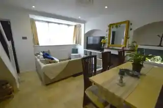 61 Easebourne Road, photo 3