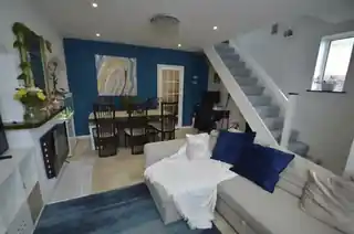 61 Easebourne Road, photo 2