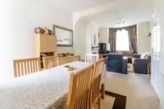 61 Gilbert Street, photo 3