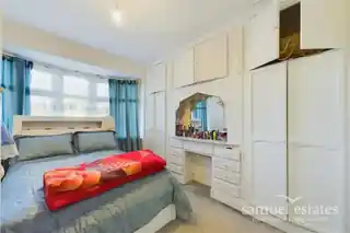 61 Gorringe Park Avenue, photo 2