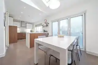 61 Hartland Drive, photo 4