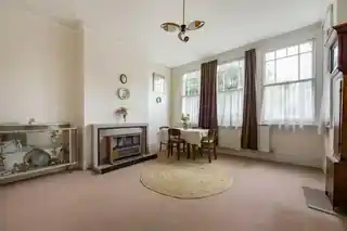 61 Langham Road, photo 3