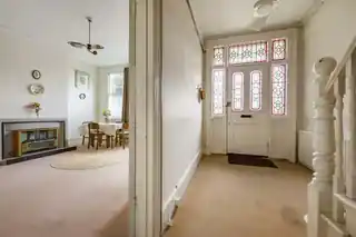 61 Langham Road, photo 2