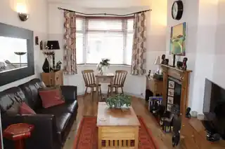 61 Mafeking Avenue, photo 4
