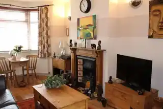 61 Mafeking Avenue, photo 3