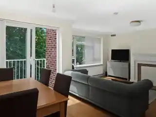 61 Malcolm Way, photo 3