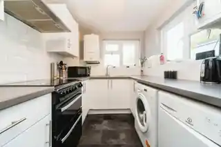 61 Oakhill Road, photo 4