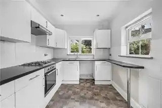 61 Sandy Lane North, photo 4