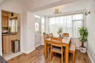 61 Stour Way, photo 3