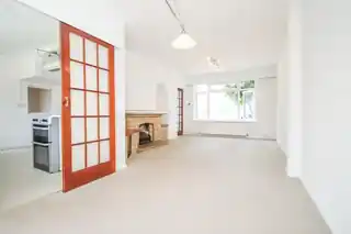 61 Windsor Avenue, photo 2