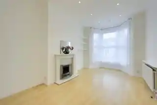 62 Broadfield Road, photo 4
