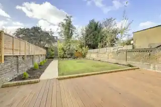 62 Broadfield Road, photo 2