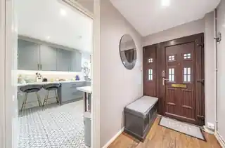 62 Brookfields Avenue, photo 2