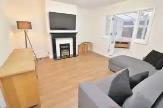 62 Carisbrooke Avenue, photo 2