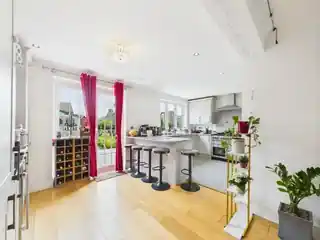 62 Crest Gardens, photo 2