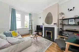62 Grange Park Road, photo 2