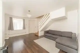 62 Linton Gardens, photo 4