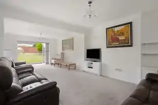 62 Richmond Gardens, photo 3