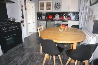 62 Sanger Avenue, photo 3