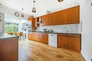 62 Selborne Road, photo 4